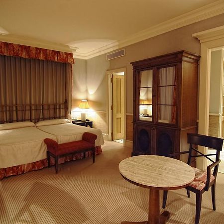 Adler Hotel Madrid Bagian luar foto