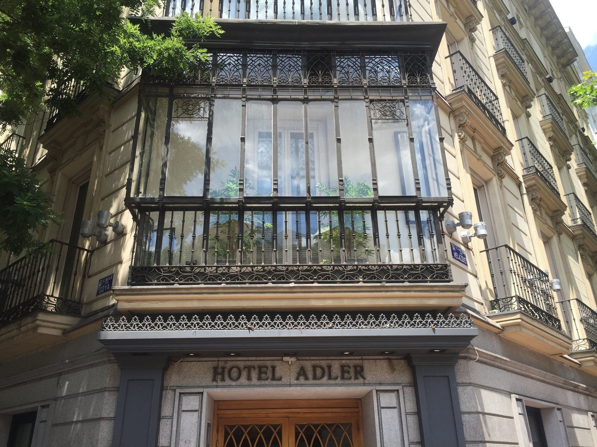 Adler Hotel Madrid Bagian luar foto